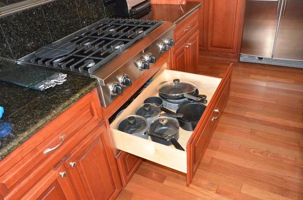 Pots and pans drawer